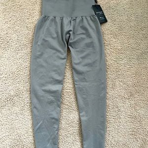 NVGTN women’s athletic leggings